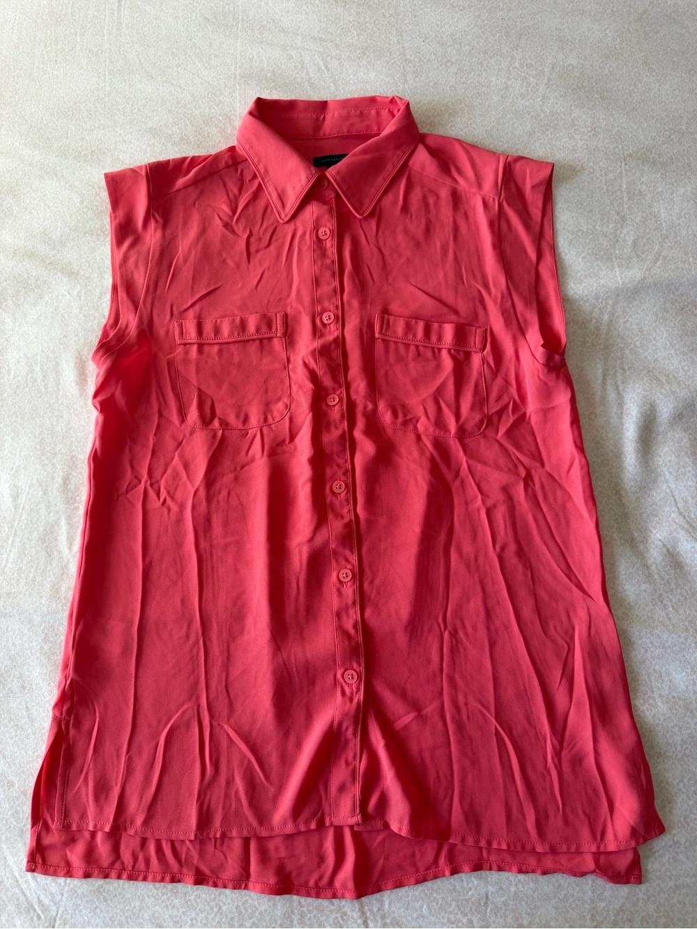 Ann Taylor Sleeveless Button-Down Top in Coral